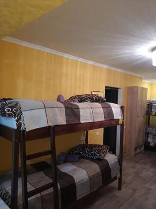 Хостелы Mr. HOSTEL Мариуполь Кровать в общем номере для мужчин и женщин с 10 кроватями-6