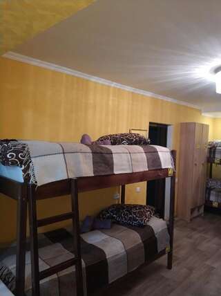 Хостелы Mr. HOSTEL Мариуполь Кровать в общем номере для мужчин и женщин с 10 кроватями-6