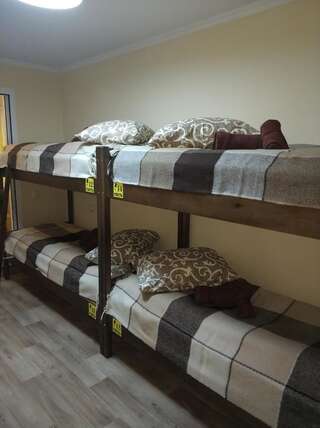 Хостелы Mr. HOSTEL Мариуполь Кровать в общем 4-местном номере для мужчин и женщин-6